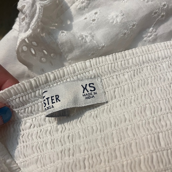 Hollister White Eyelet Off Shoulder Crop Top XS🤍 - Picture 4 of 4